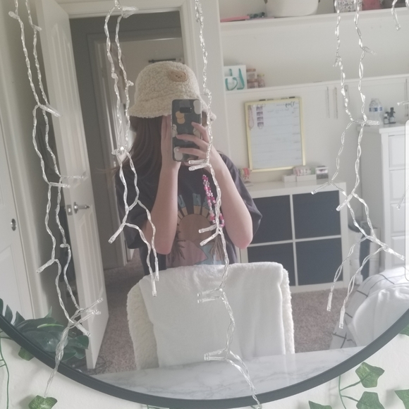 *NWOT!* Cute Bear Embroidered Bucket Hat - Picture 3 of 11